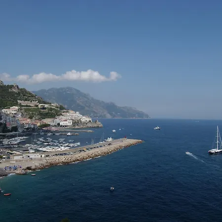 Ξενοδοχείο Miramalfi 5*