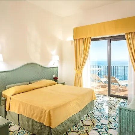Hotel Miramalfi 5*