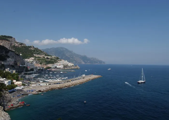 מלון Miramalfi 5*