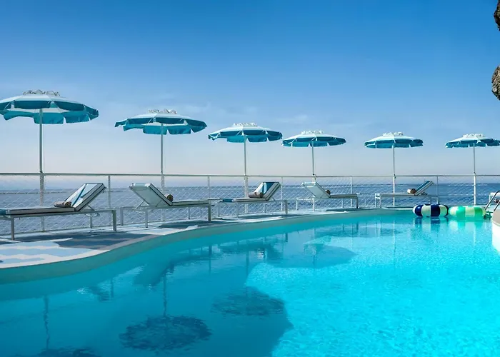 מלון Miramalfi 5*