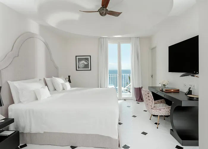 מלון Miramalfi 5*